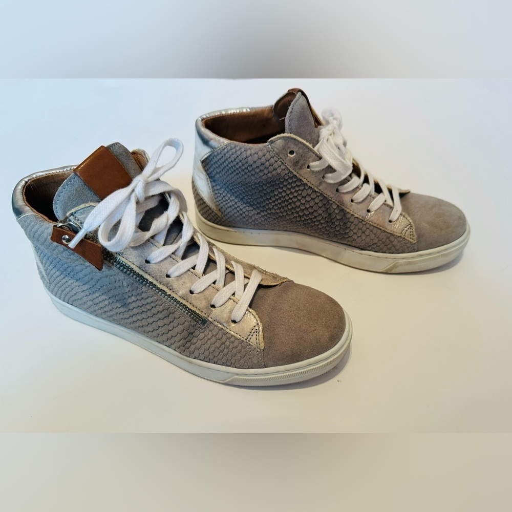 Steve Madden Women's Size 6 Sweeten Tennis Shoe Grey White Silver high tops - Picture 2 of 8